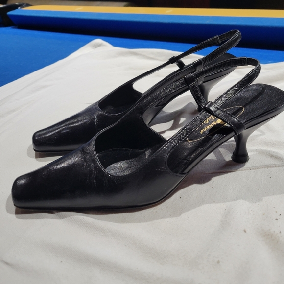 Black Square toe kitten heel slings.  SIZE 4 - Picture 5 of 6